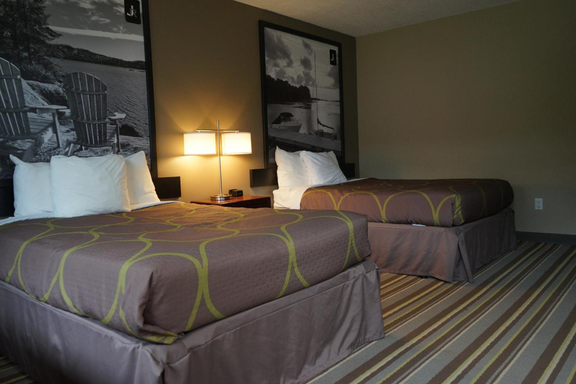 Hotel Jolly Roger &