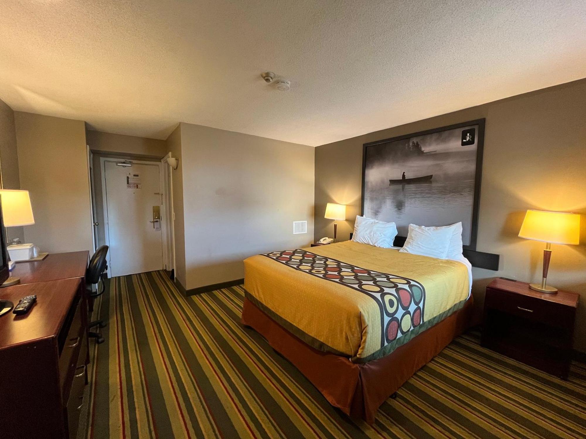 Hotel Jolly Roger & 3*